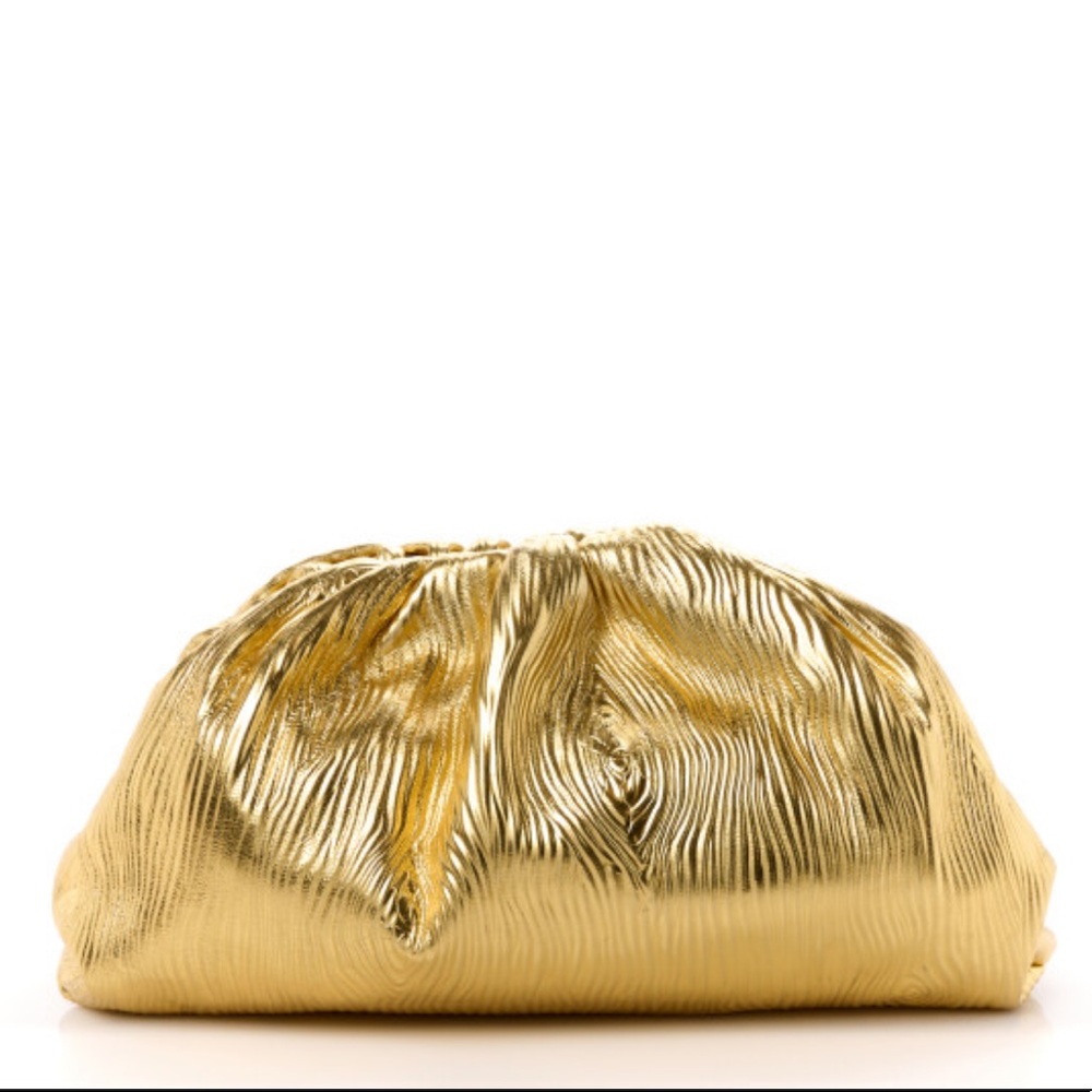 BOTTEGA VENETA 
Metallic Bark Calfskin Embossed The Pouch Oversized Clutch Oro